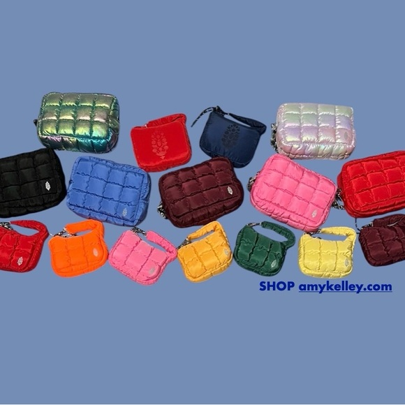 🥳 Free People Live with Amy Kelley!🥳 Like to be notified when I go live - Picture 3 of 13